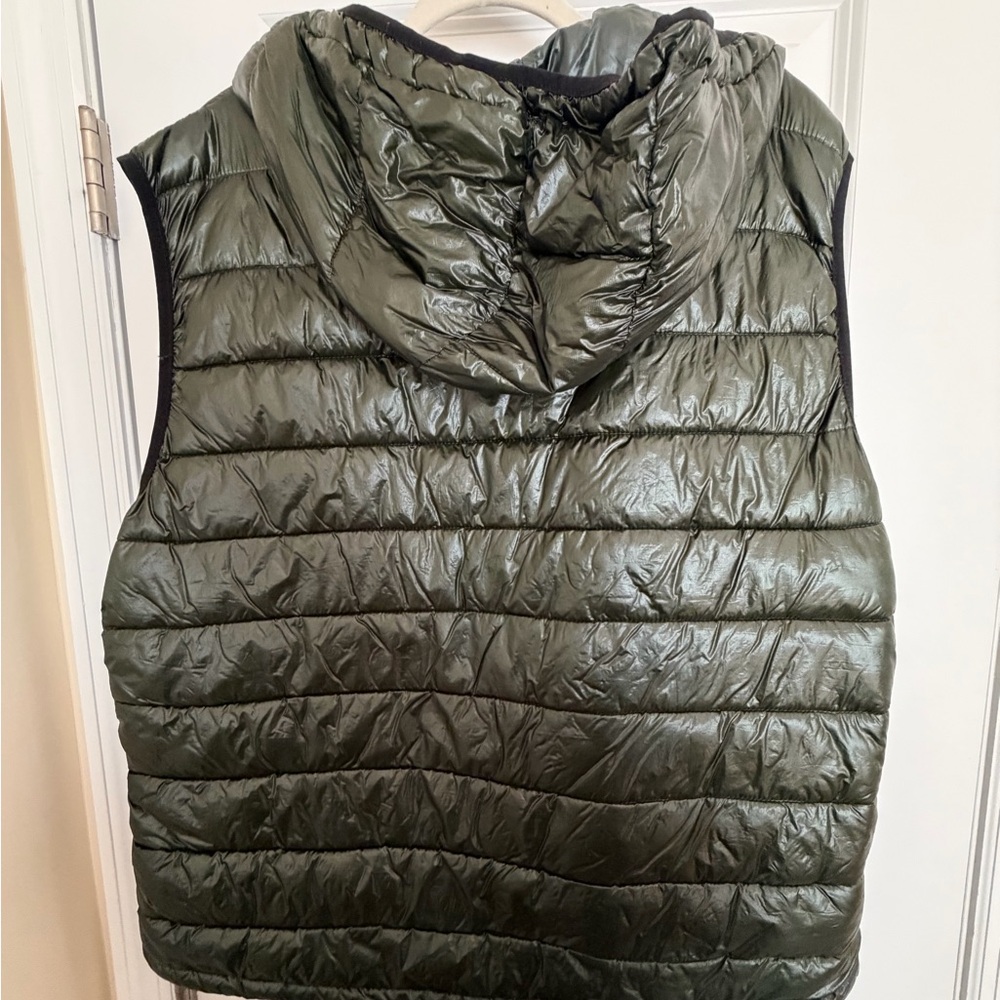 Lightly worn Zara vest w/ hood size XL